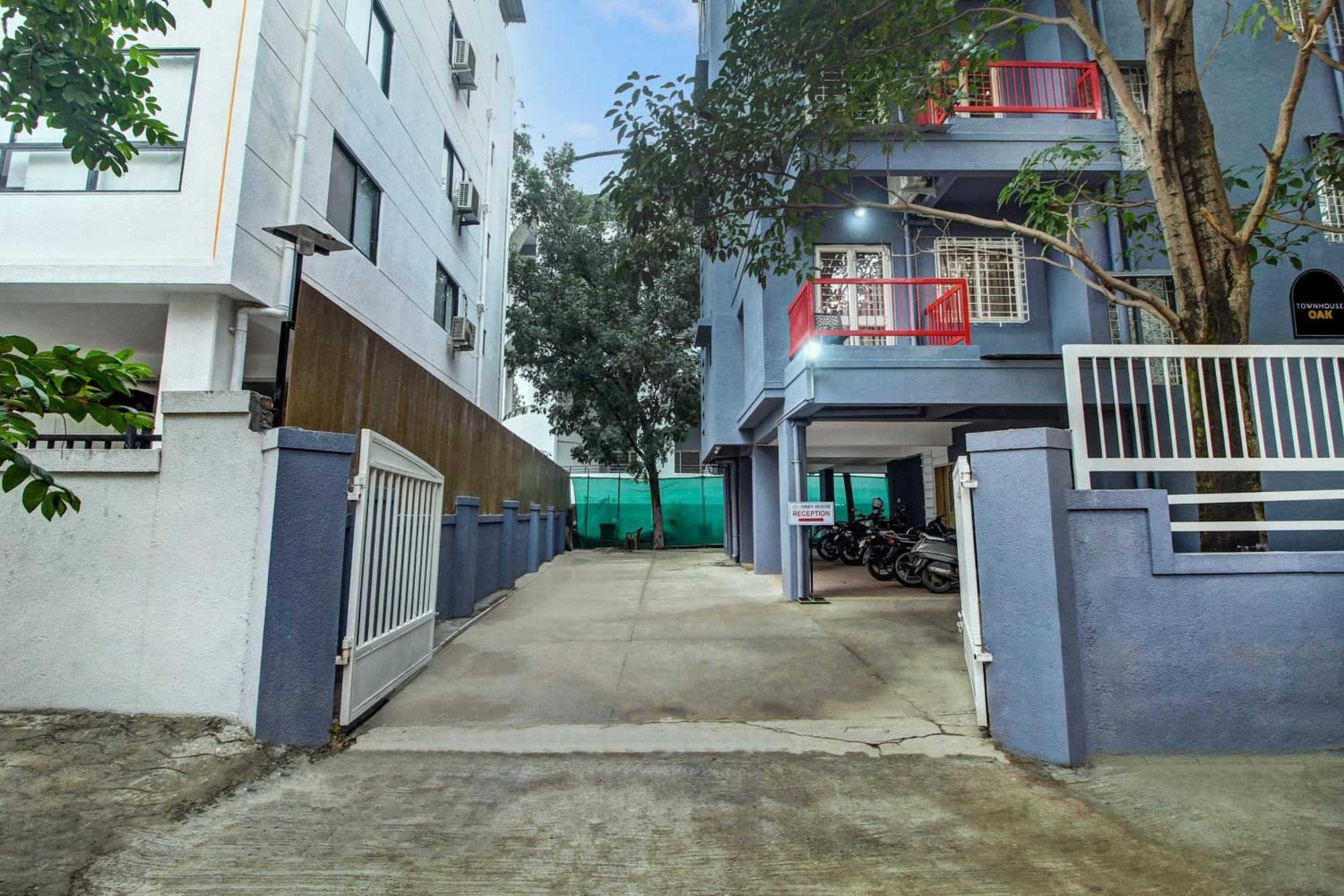 Super Collection O Grey House Hotel Pune Exterior photo